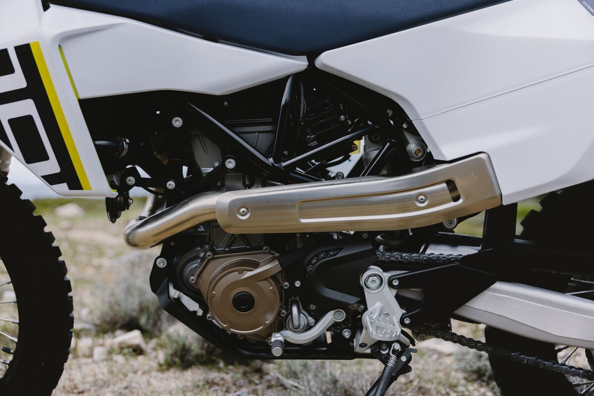 Husqvarna 701 Enduro 2026: il mono più potente al mondo in salsa dual